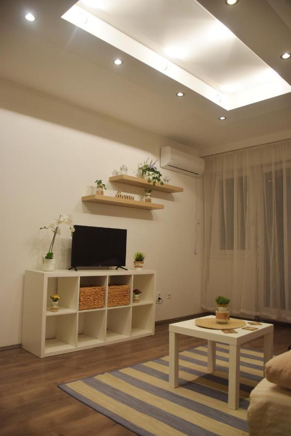 Feel Danube Apartment Zemun Exterior photo