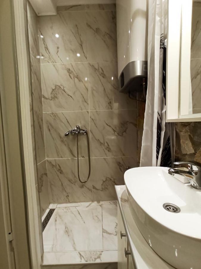 Feel Danube Apartment Zemun Exterior photo
